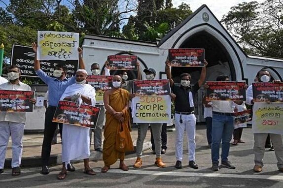 گزارش دیدبان حقوق بشر از تداوم سوزاندن اجساد قربانیان کرونا در سریلانکا گزارش دیدبان حقوق بشر از تداوم سوزاندن اجساد قربانیان کرونا در سریلانکا