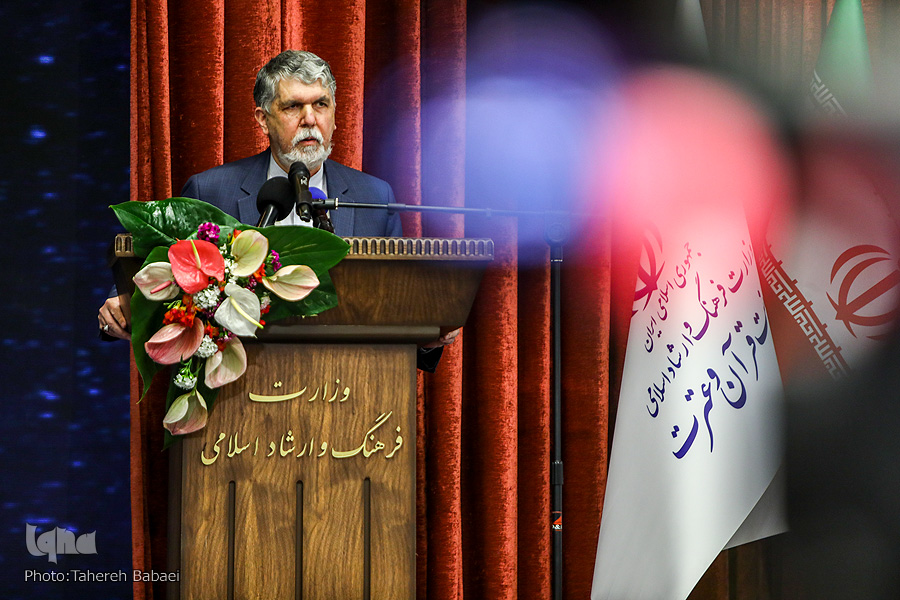 راههای نرفته در مسیر هنر قرآنی طولانی است راههای نرفته در مسیر هنر قرآنی طولانی است