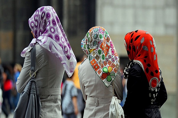 تأثیر پوشش زنان مسلمان و یهودی بر بازار پوشاک اروپا تأثیر پوشش زنان مسلمان و یهودی بر بازار پوشاک اروپا