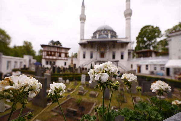 مساجد آلمان بازگشایی شدند/ در حال تکمیل