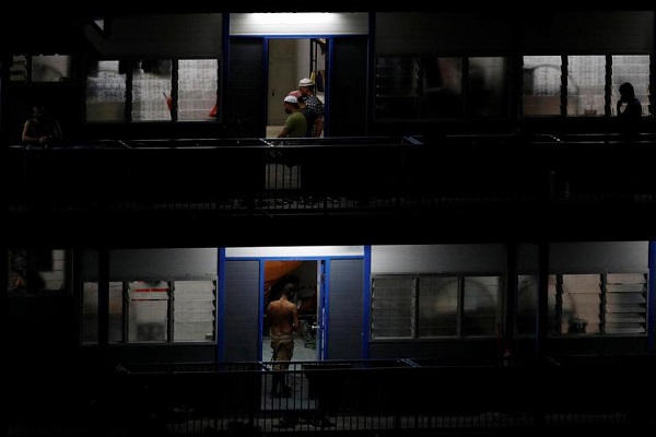 گزارش تصویری رویترز از ماه رمضان در نقاط مختلف جهان گزارش تصویری رویترز از ماه رمضان در نقاط مختلف جهان