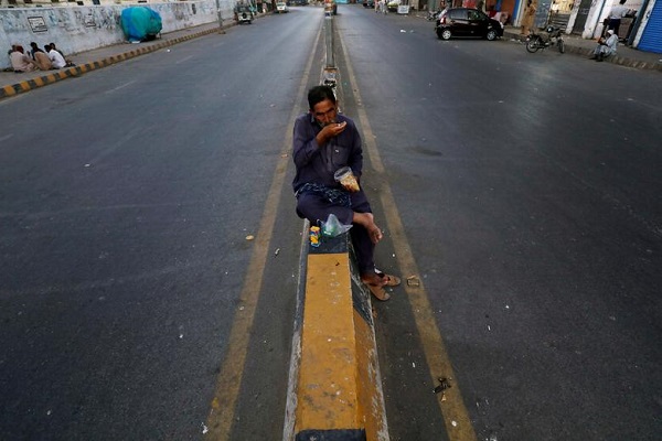 گزارش تصویری رویترز از ماه رمضان در نقاط مختلف جهان گزارش تصویری رویترز از ماه رمضان در نقاط مختلف جهان