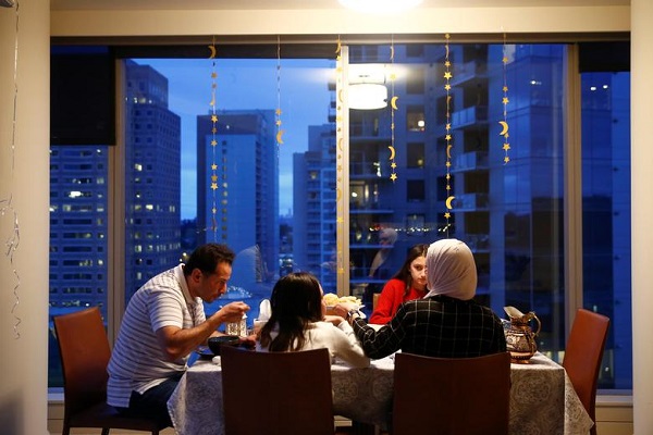 گزارش تصویری رویترز از ماه رمضان در نقاط مختلف جهان گزارش تصویری رویترز از ماه رمضان در نقاط مختلف جهان