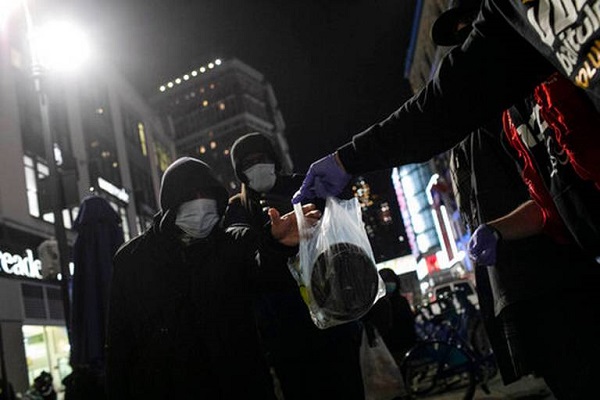 پخش غذا از سوی مسلمانان بروکلین در ماه رمضان + گزارش تصویری پخش غذا از سوی مسلمانان بروکلین در ماه رمضان + گزارش تصویری