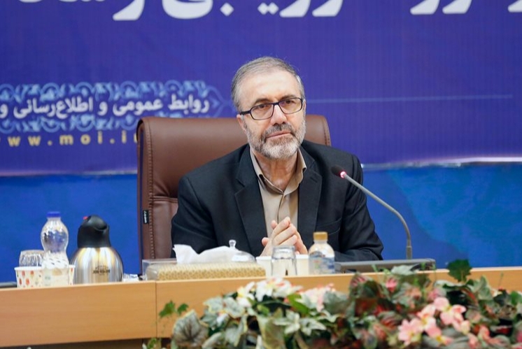 ارسالی/ همه بوستانها از امروز به روی مردم باز است/ انتقاد از ازدحام واگذاری سیم کارت و بیمه اجتماعی