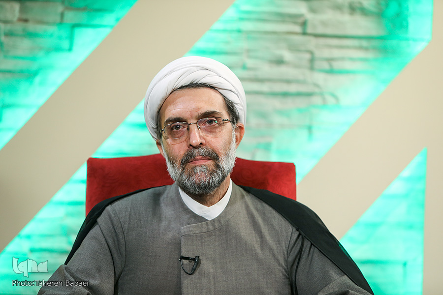 فیلم | پذیرایی به صرف دعا و قرآن در ماه رمضان