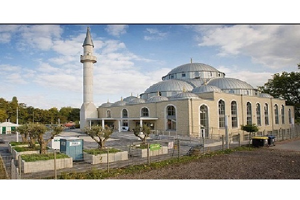 // خطر تعطیلی همیشگی در کمین مساجد آلمان // خطر تعطیلی همیشگی در کمین مساجد آلمان