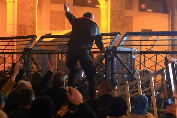 بحران در لبنان...بین پوچی، اقتصاد و دخالتهای خارجی بحران در لبنان...بین پوچی، اقتصاد و دخالتهای خارجی