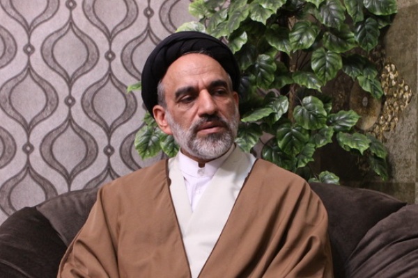 ویژگی قصه&zwnj;های قرآن/ دست نویسندگان را در اقتباس هنری از قصص نبندیم