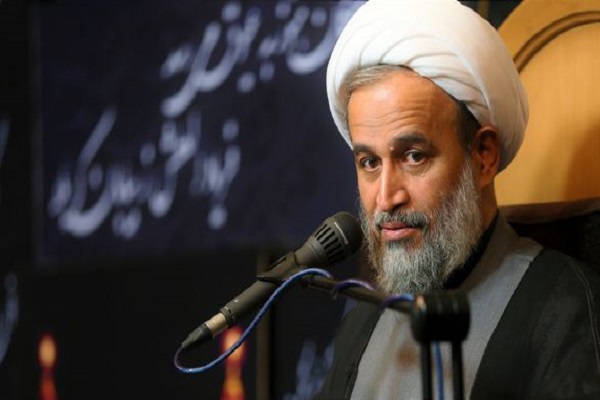 تبلیغ بدون قرآن همانند خانه ویران است / کم&zwnj;توجهی به قرآن در آموزش حوزوی