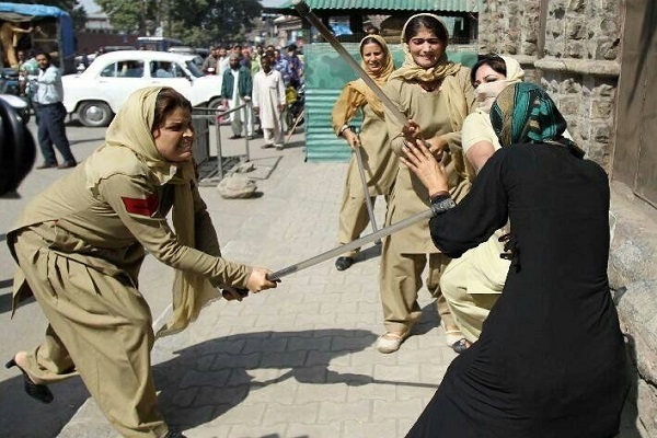 کامل نیست// شروع نقض حقوق بشر مسلمانان هند با لغو ماده 370 قانون اساسی کامل نیست// شروع نقض حقوق بشر مسلمانان هند با لغو ماده 370 قانون اساسی