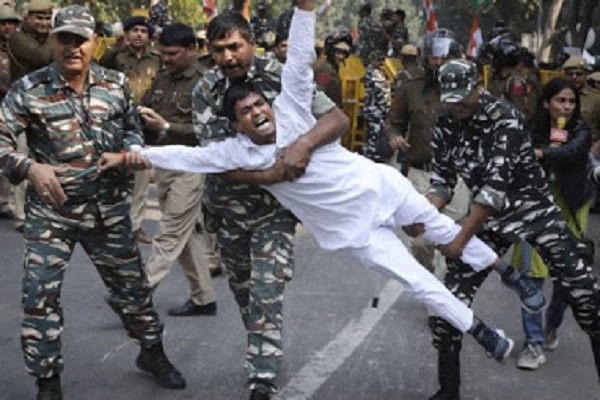 کامل نیست// شروع نقض حقوق بشر مسلمانان هند با لغو ماده 370 قانون اساسی کامل نیست// شروع نقض حقوق بشر مسلمانان هند با لغو ماده 370 قانون اساسی