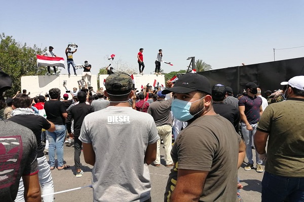 تظاهرات مردم عراق در محکومیت اهانت به ساحت مرجعیت تظاهرات مردم عراق در محکومیت اهانت به ساحت مرجعیت