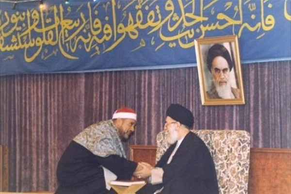 مصطفی غلوش و روزهای رؤیایی در مسجد امام حسین(ع) قاهره + فیلم تلاوت