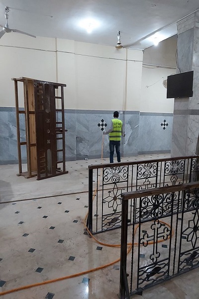 مشارکت مسلمانان در ضدعفونی کردن کلیسای عذرا در مصر + عکس مشارکت مسلمانان در ضدعفونی کردن کلیسای عذرا در مصر + عکس