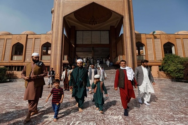 جلوه&zwnj;هایی از برپایی نماز عید قربان در جهان