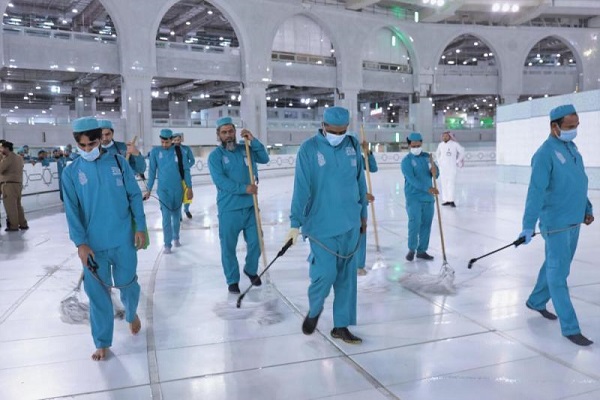 ضدعفونی صحن کعبه پس از طواف حج + عکس ضدعفونی صحن کعبه پس از طواف حج + عکس