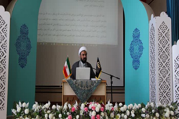 عاشورا تکمیل کننده غدیر خم برای امت اسلام است