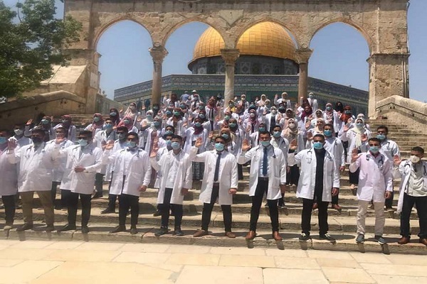 ادای سوگند پزشکان فلسطینی در مسجدالاقصی + عکس