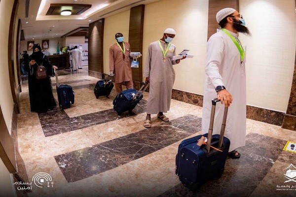 حج 1441 در سایه کرونا با دستبند هوشمند و سنگ&zwnj;ریزه&zwnj;های ضدعفونی شده