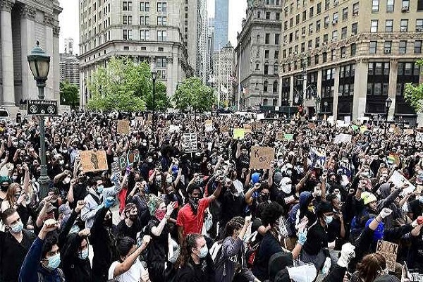 از بازداشت 22 نفر در پورتلند تا حمایت آمریکاییها از اعتراضات از بازداشت 22 نفر در پورتلند تا حمایت آمریکاییها از اعتراضات