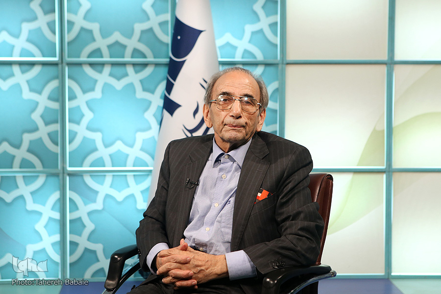 امام حسین(ع) سنبل مقاومت و محرم ماه تمرین پاکی / شوق روضههای خانگی از کودکی تا بزرگسالی