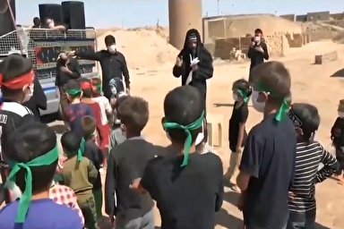 فیلم | وقتی محمود کریمی با دل کودکان راه می‌آید