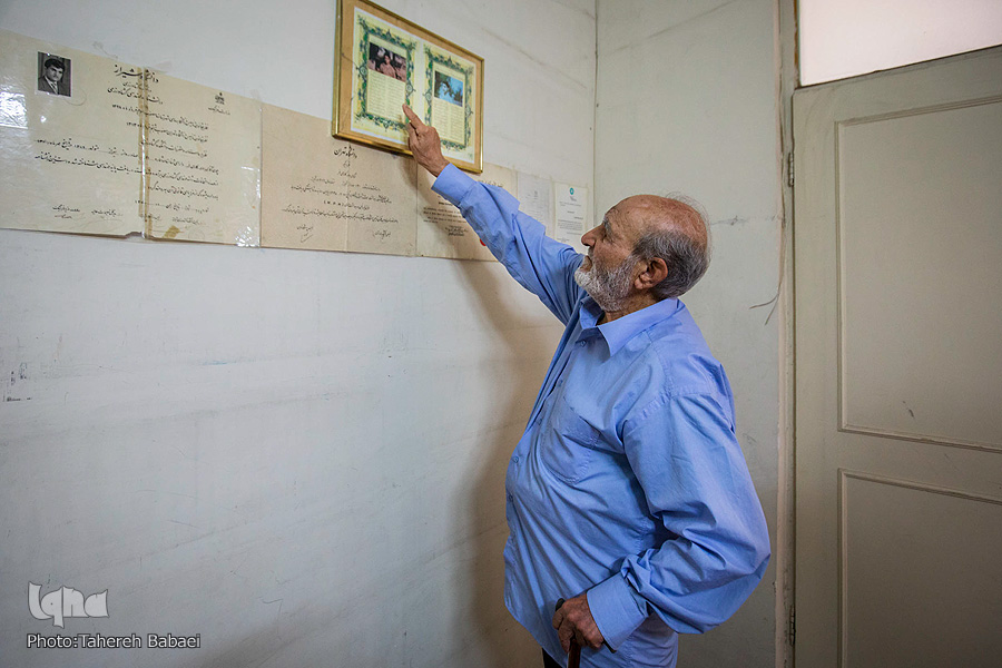 بهادر کاووسیفر، مؤذن بهادر کاووسیفر، مؤذن