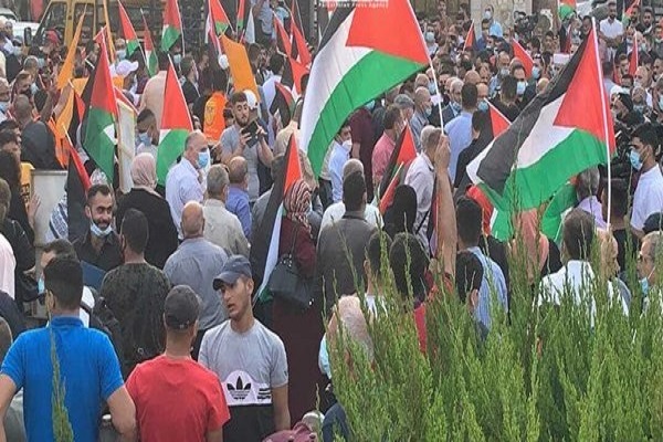 امضای توافق سازش بحرین و امارات با رژیم صهیونیستی/ تظاهرات هزاران فلسطینی در کرانه باختری امضای توافق سازش بحرین و امارات با رژیم صهیونیستی/ تظاهرات هزاران فلسطینی در کرانه باختری