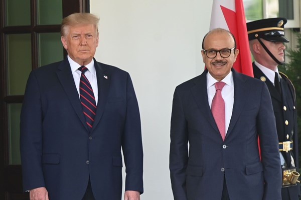 امضای توافق سازش بحرین و امارات با رژیم صهیونیستی/ تظاهرات هزاران فلسطینی در کرانه باختری امضای توافق سازش بحرین و امارات با رژیم صهیونیستی/ تظاهرات هزاران فلسطینی در کرانه باختری