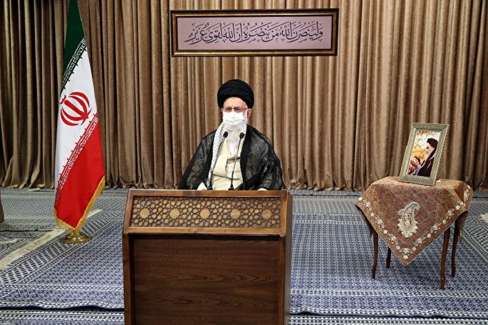 رهبر انقلاب در مراسم هفته دفاع مقدس