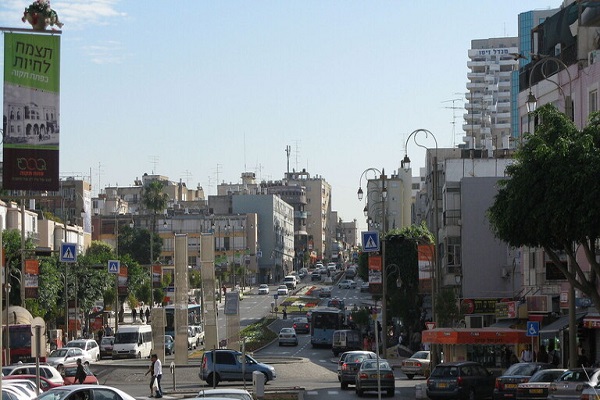 کشته شدن یک صهیونیست در عملیات استشهادی یک فلسطینی نزدیک تل آویو