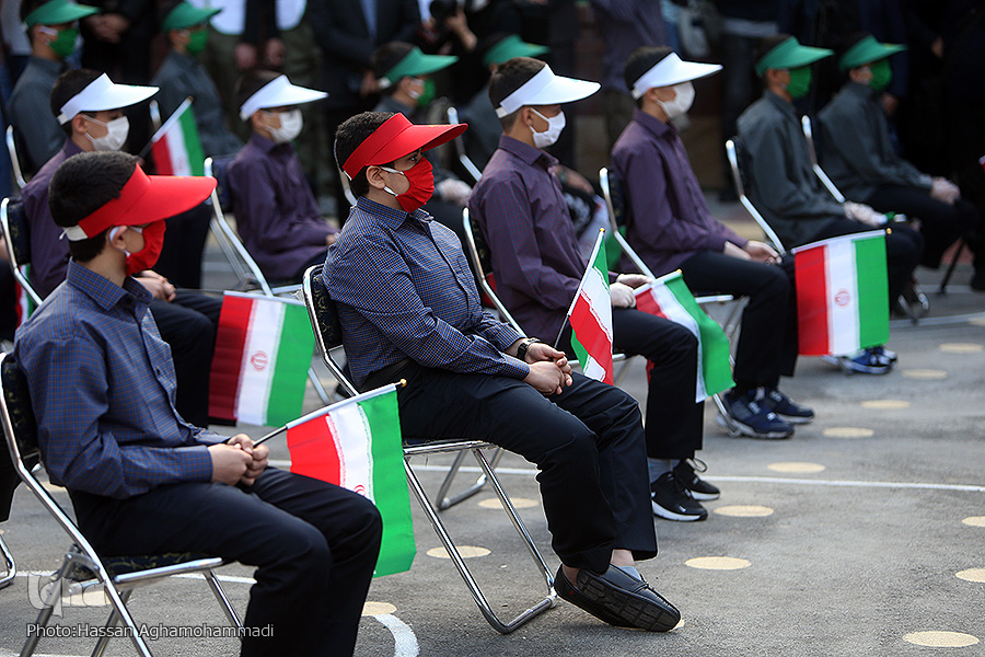 زنگ گرامیداشت دفاع مقدس در مدارس نواخته شد / میثاق دانش&zwnj;آموزان با شهدا