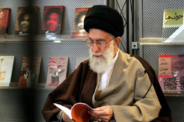 نگاهی بر کتب دفاع مقدسی که مزین به تقریظ رهبر انقلاب شدند