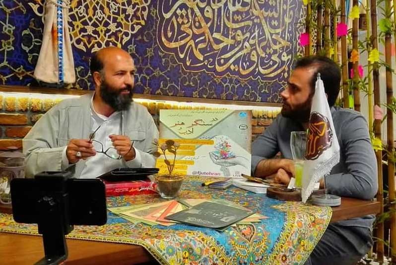 ادبیات ضد جنگ با مفهوم &laquo;دفاع مقدس&raquo; در جنگ است