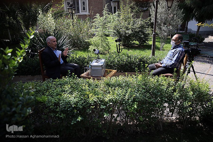 معنای انقلابی ماندن در دنیای مدرن / پیامدهای محور مقاومت برای جامعه ایران چیست