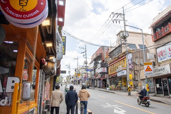 اسلام در کره جنوبی و دغدغه مسلمانان/ از تهیه غذای حلال تا استقبال از ترجمههای قرآن اسلام در کره جنوبی و دغدغه مسلمانان/ از تهیه غذای حلال تا استقبال از ترجمههای قرآن
