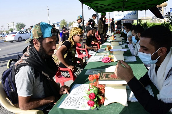 اجرای طرح ایستگاه&zwnj;های قرآنی در مراسم اربعین از سوی آستان حسینی +عکس