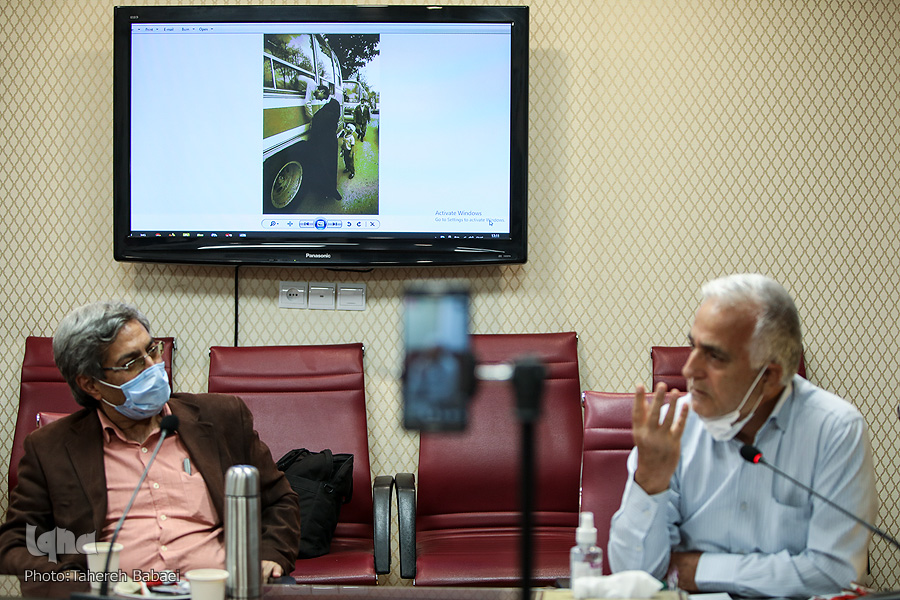 تشدید شکاف بین نسلی با فیکنیوزهایی که انقلاب و جنگ را تحریف میکنند تشدید شکاف بین نسلی با فیکنیوزهایی که انقلاب و جنگ را تحریف میکنند