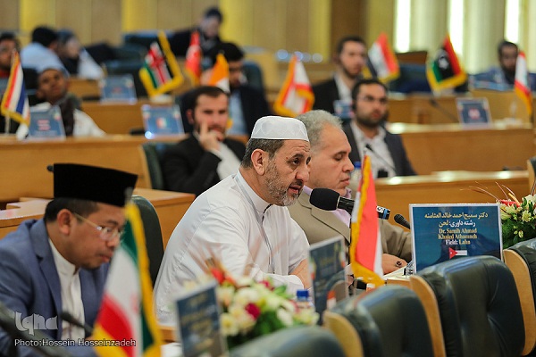 سمیح عثامنه داور مسابقات بینالمللی قرآن کریم از کشور اردن سمیح عثامنه داور مسابقات بینالمللی قرآن کریم از کشور اردن