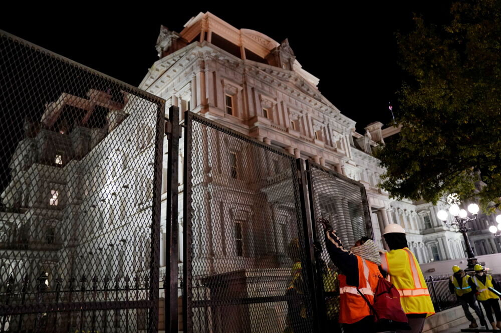 انتخابات ریاست جمهوری آمریکا رسماً آغاز شد / تدابیر شدید امنیتی در اطراف کاخ سفید انتخابات ریاست جمهوری آمریکا رسماً آغاز شد / تدابیر شدید امنیتی در اطراف کاخ سفید