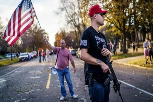 شادی طرفداران بایدن و ناراحتی حامیان ترامپ + عکس شادی طرفداران بایدن و ناراحتی حامیان ترامپ + عکس