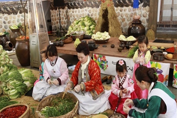 برگزاری جشنواره غذای حلال کُرهای در قاهره برگزاری جشنواره غذای حلال کُرهای در قاهره