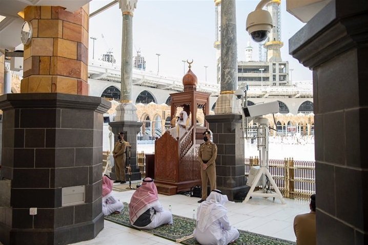 برپایی نماز جمعه در مسجدالحرام + عکس