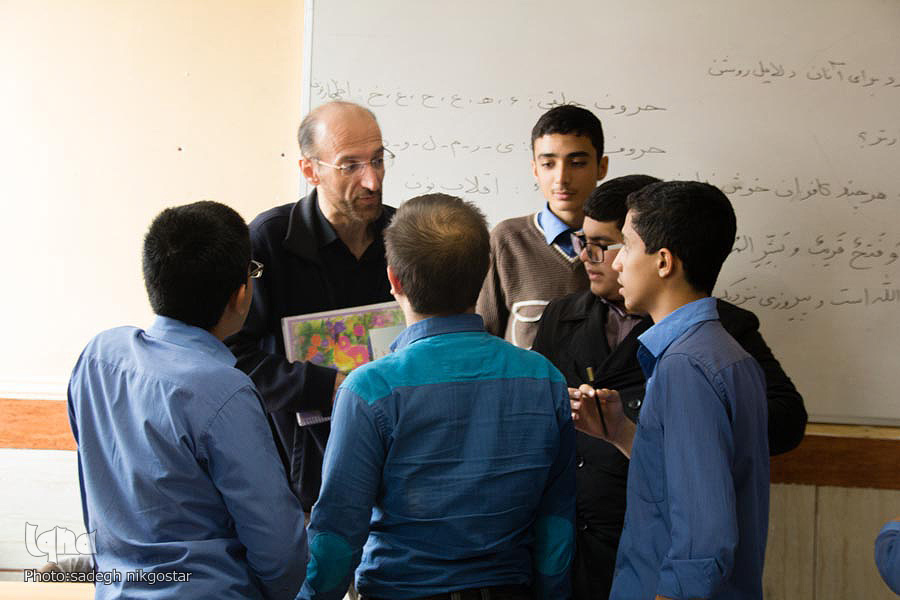 تهدید و تحدید قرآن در مدرسه / وقتی ریشه علاقه به قرآن در مقطع ابتدایی میخشکد تهدید و تحدید قرآن در مدرسه / وقتی ریشه علاقه به قرآن در مقطع ابتدایی میخشکد