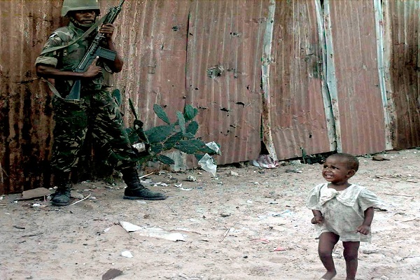 کودکان، مهرههای بازی جنگ بزرگسالان کودکان، مهرههای بازی جنگ بزرگسالان