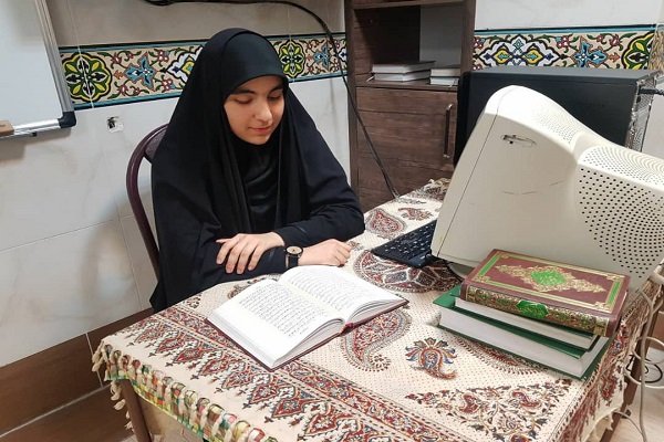 رشد در محیط قرآنی خانه، امتیاز مهم زندگی‌ام است