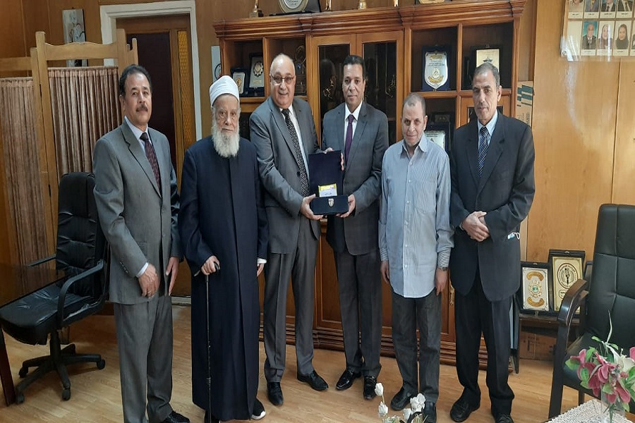 هدیه قرآنی خانواده عبدالباسط به رادیو مصر + عکس