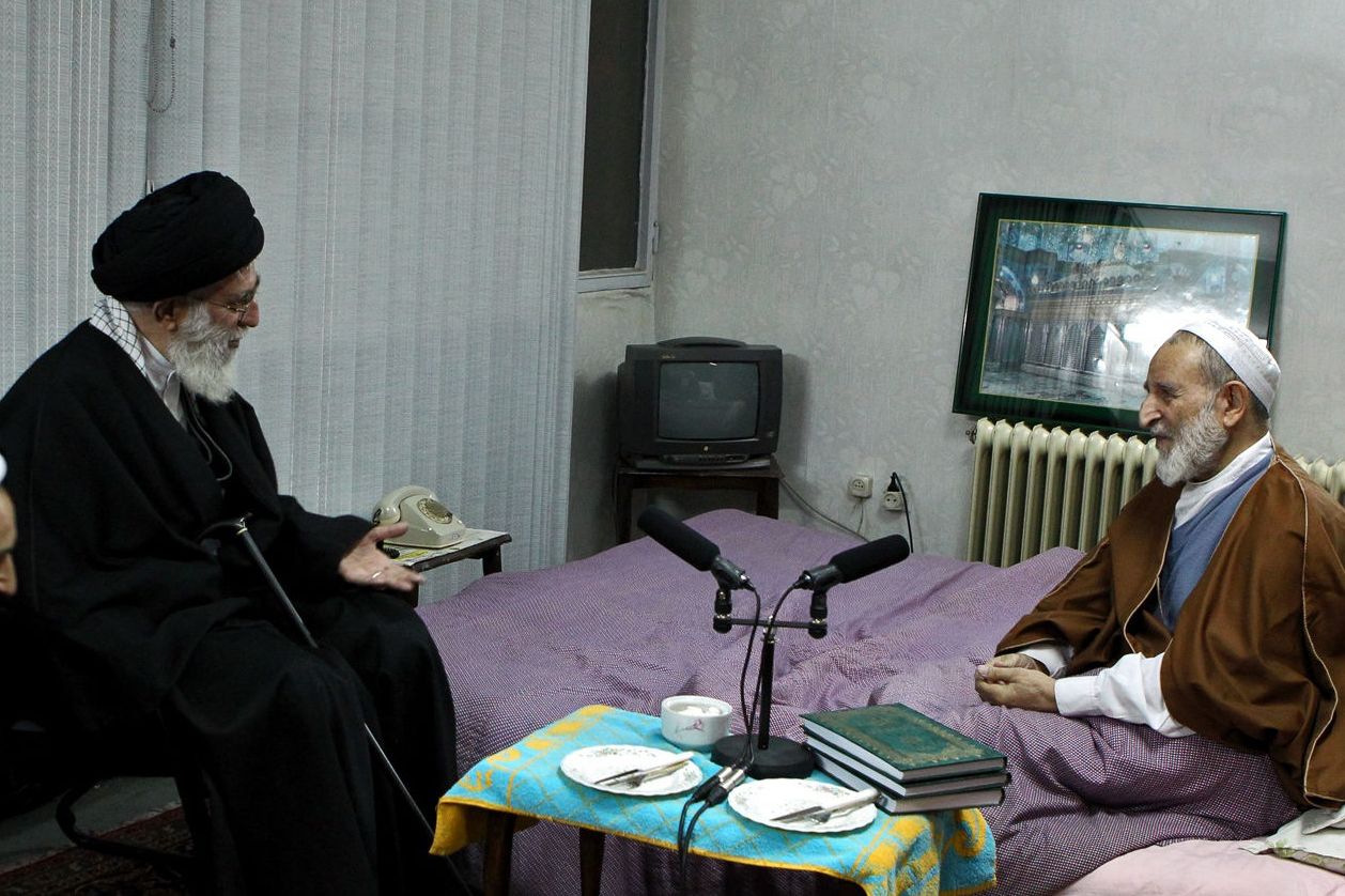 نگاهی به زندگینامه و خدمات علمی آیتالله محمد یزدی نگاهی به زندگینامه و خدمات علمی آیتالله محمد یزدی