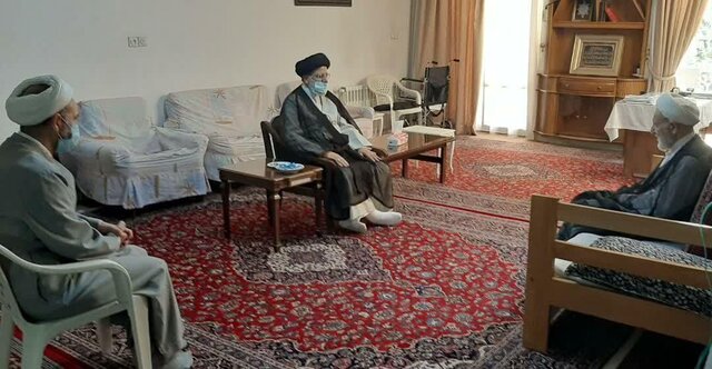 نگاهی به زندگینامه و خدمات علمی آیتالله محمد یزدی نگاهی به زندگینامه و خدمات علمی آیتالله محمد یزدی